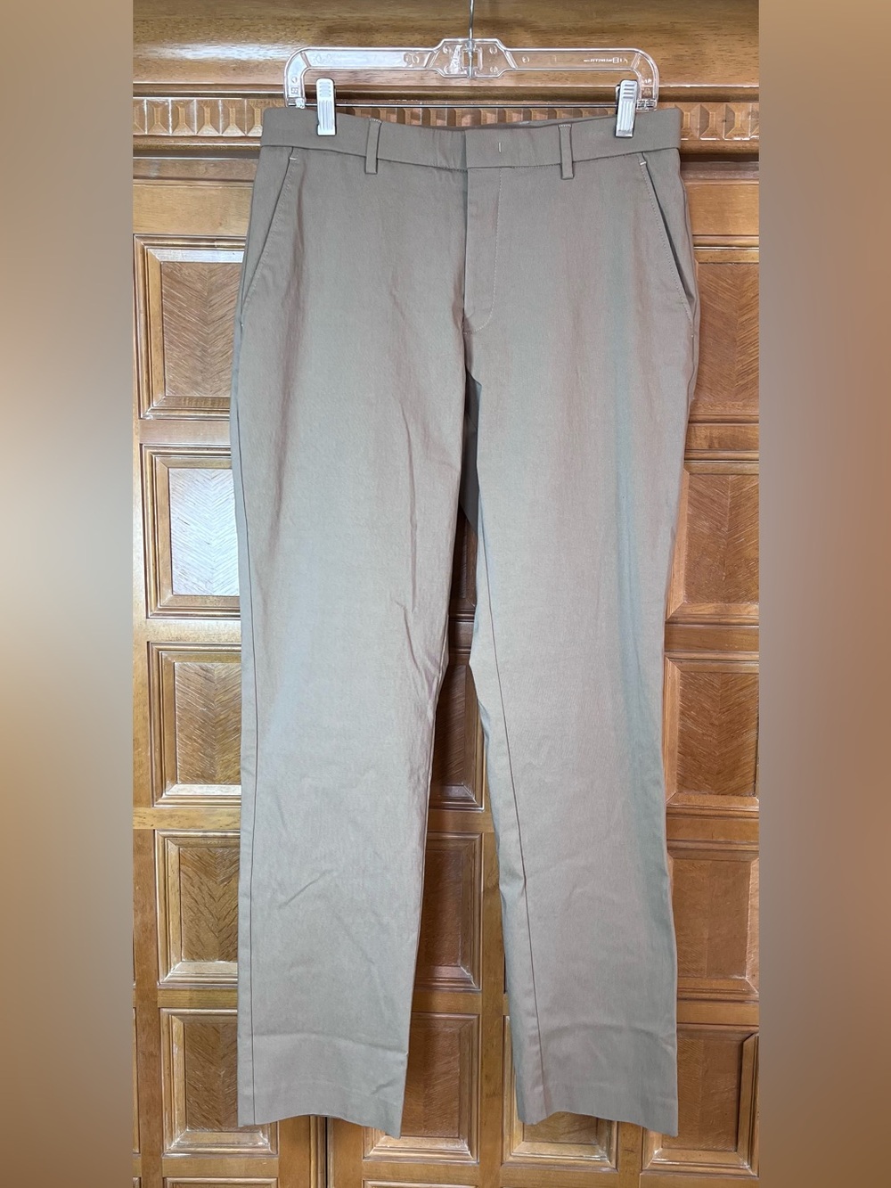Tommy Hilfiger Men’s Khaki Dress Pants 32x31 beige Stretch Flat Front Career